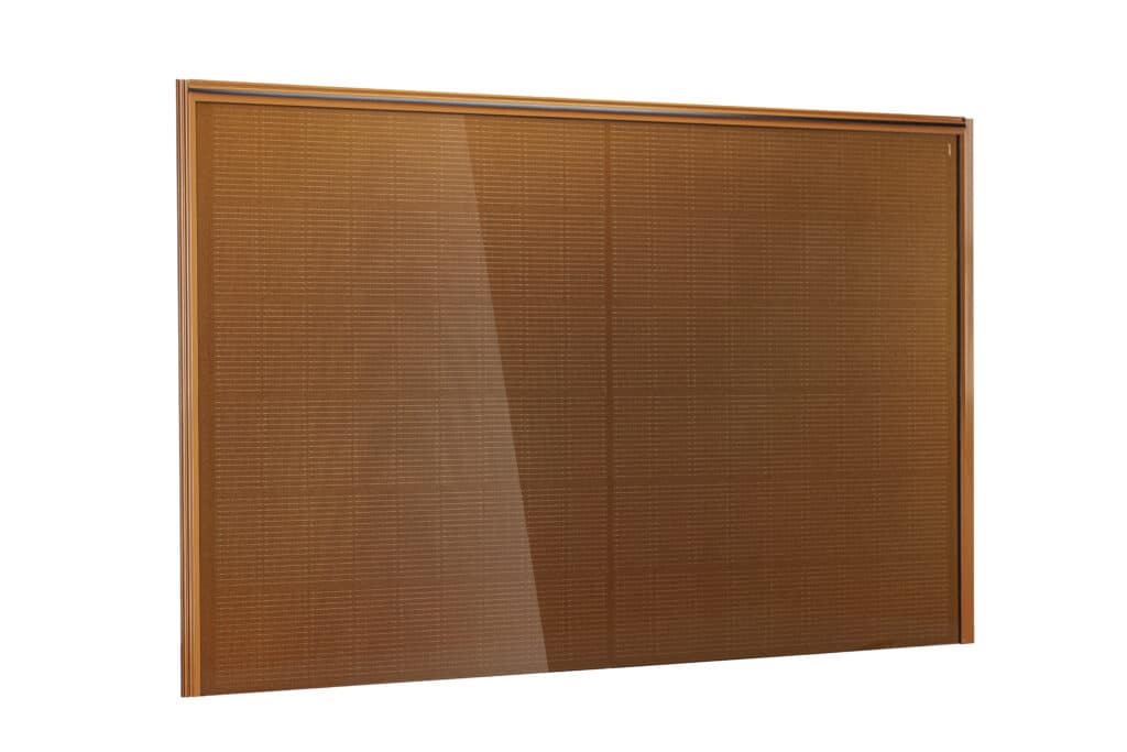Ein Indach-Solarmodul in einem strahlenden ziegelrot